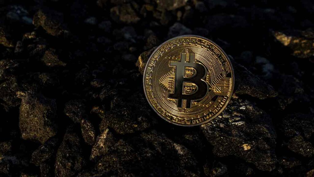 Pildil on Bitcoini münt, mis illustreerib teemat Tühi Bitcoini plokk - kuidas see võimalik on?